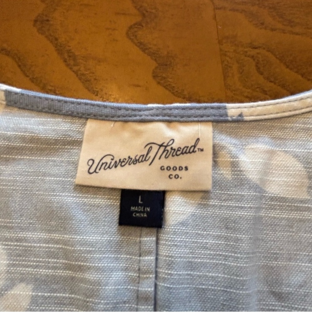 Universal Thread Light Blue and White Patterned Top - Picture 7 of 7